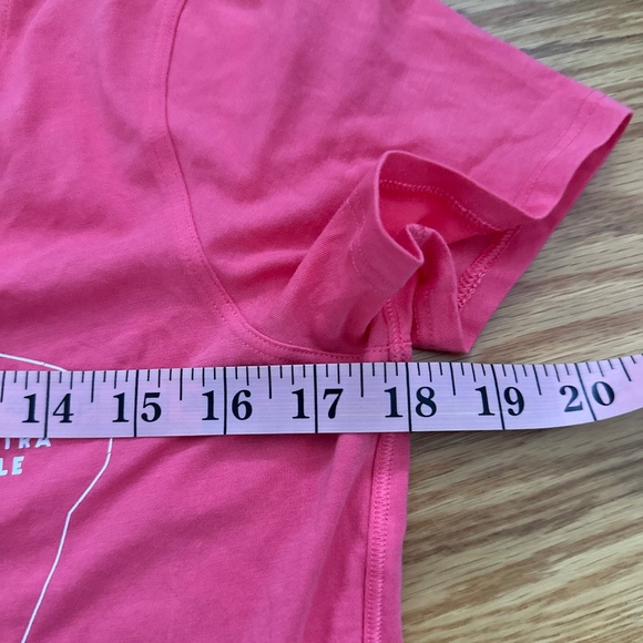 Lululemon Love Tee V--Avalon Graphic (6) - Picture 10 of 15